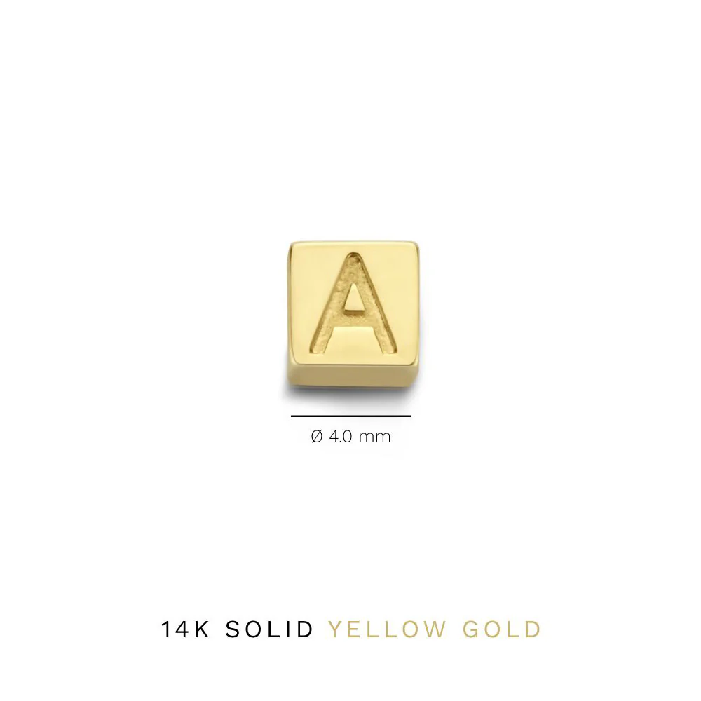 Le Marais Felie 14 karat gold cube initial charm with letter - Image 7